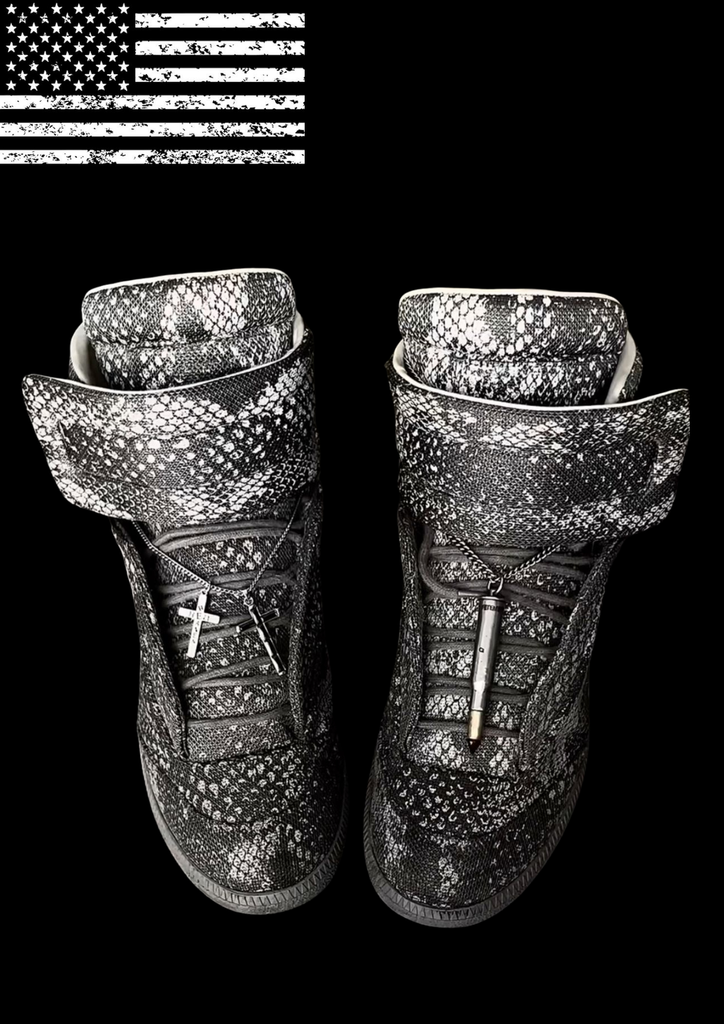 'MARG!ELA' REFLECTIVE SNAKESKIN SNEAKERS 𖦏